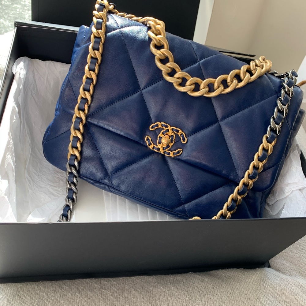 SOLD ON IG: Chanel 19 20C Large Lambskin Flap Bag - Picture 2 of 7